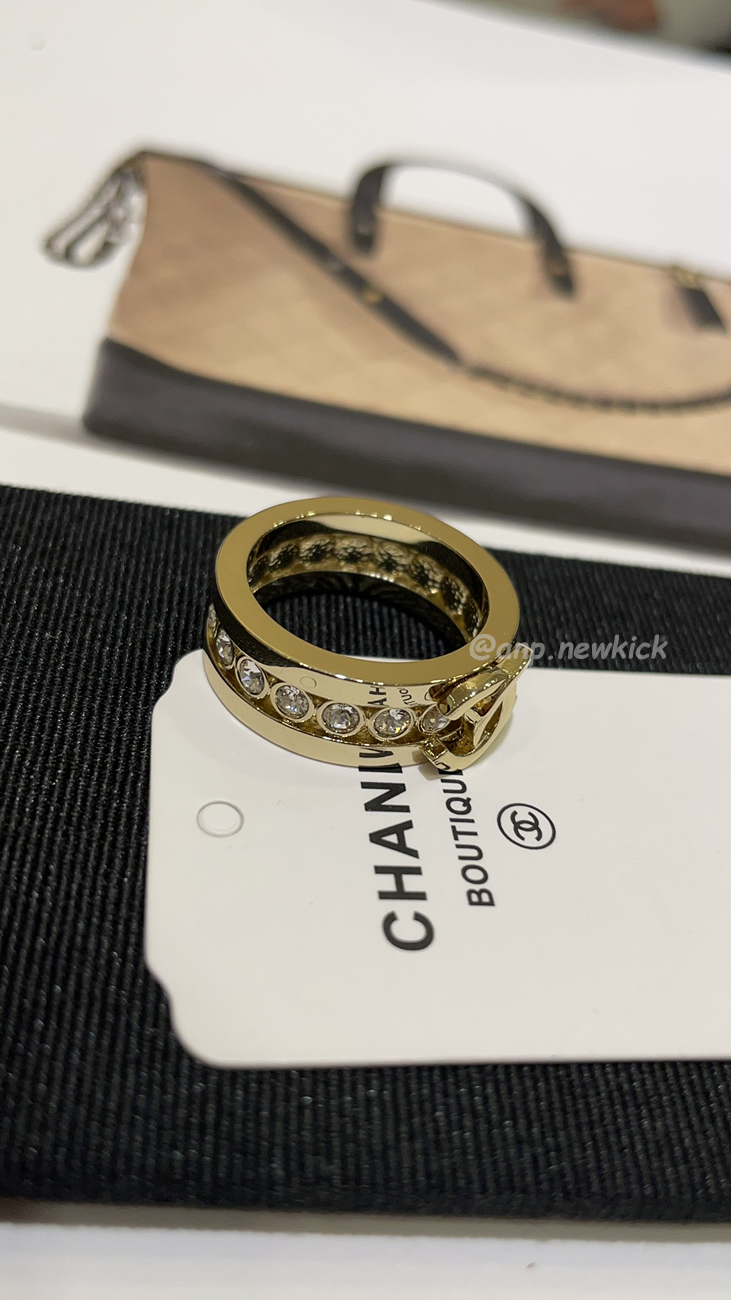Chanel Hollowed Out Rhinestone Gold Cc Ring (1) - www.newkick.vip